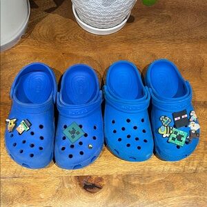 Used! 2 pairs CROCS Kids Bright Blue Slippers with Playful Charms